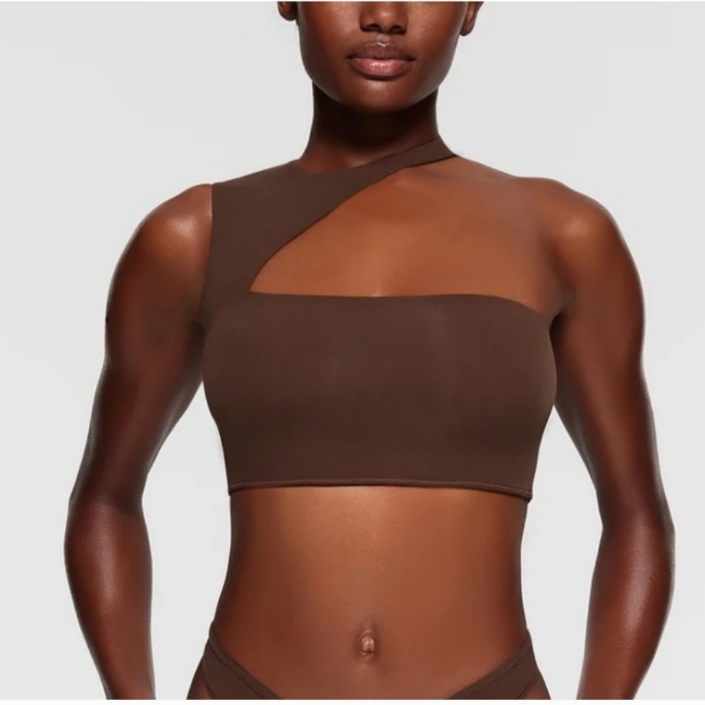 Skims cut out crop top - Picture 2 of 3